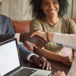 Astuces à suivre pour choisir le meilleur courtier en assurances